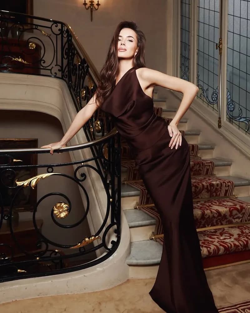 Kübra | Kadikoy VIP Escort | ISTANBUL ESKORT